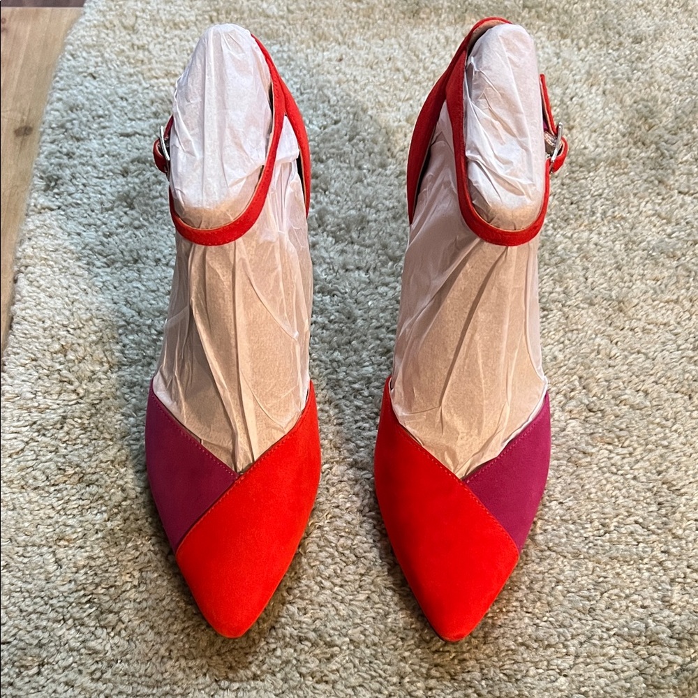 Women’s sz 7.5 medium 27 edit brand, poppy retro suede heels AYLA new with tags